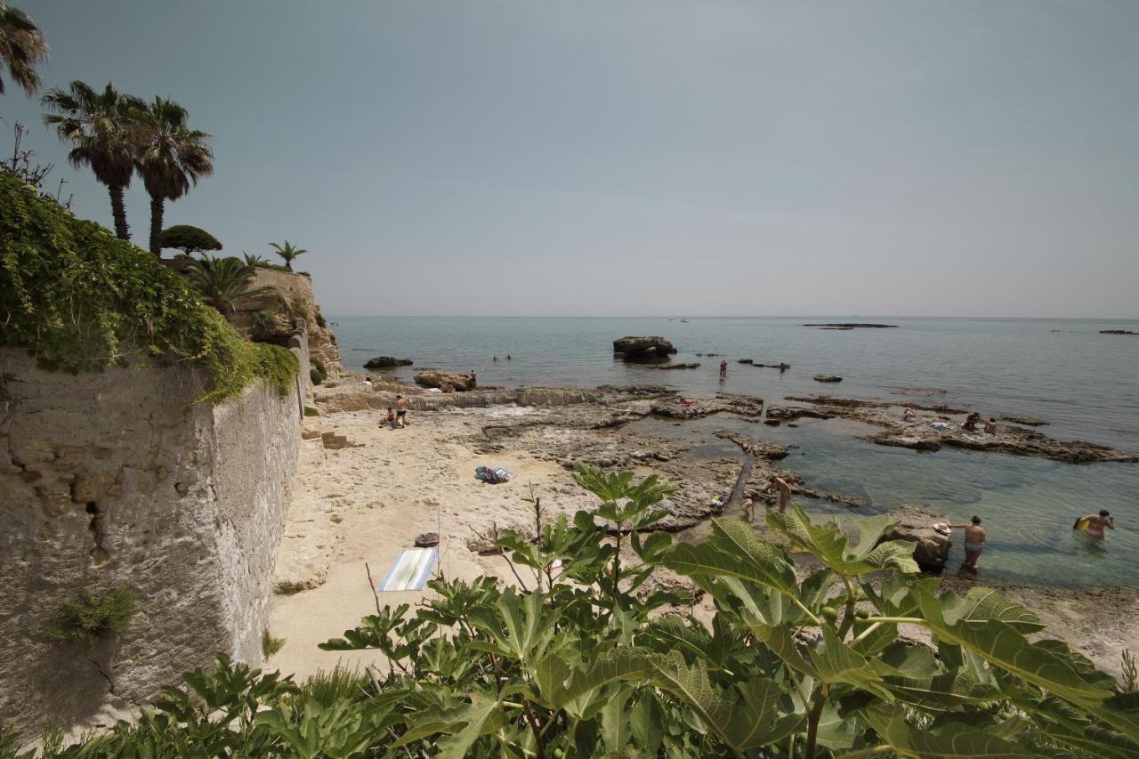 Affittacamere Le Bain - Accanto Al Mare Vicinissima A Ortigia E Al Teatro